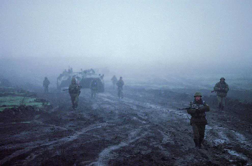 Спецназовцы попали в руки к чеченским боевикам. Почему их тут же накормили, а затем отпустили