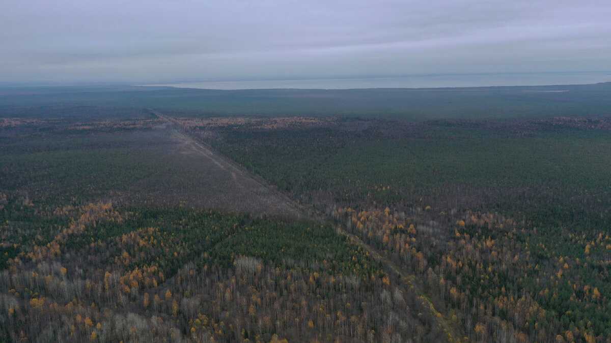 Панорама на Воже и насыпь железной дороги