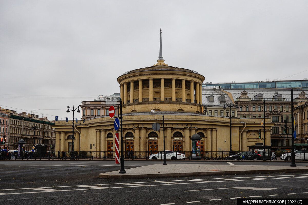 Каким был Петербург при СССР и каким стал сейчас? 8 снимков центра города, сделанных с одной и той же точки